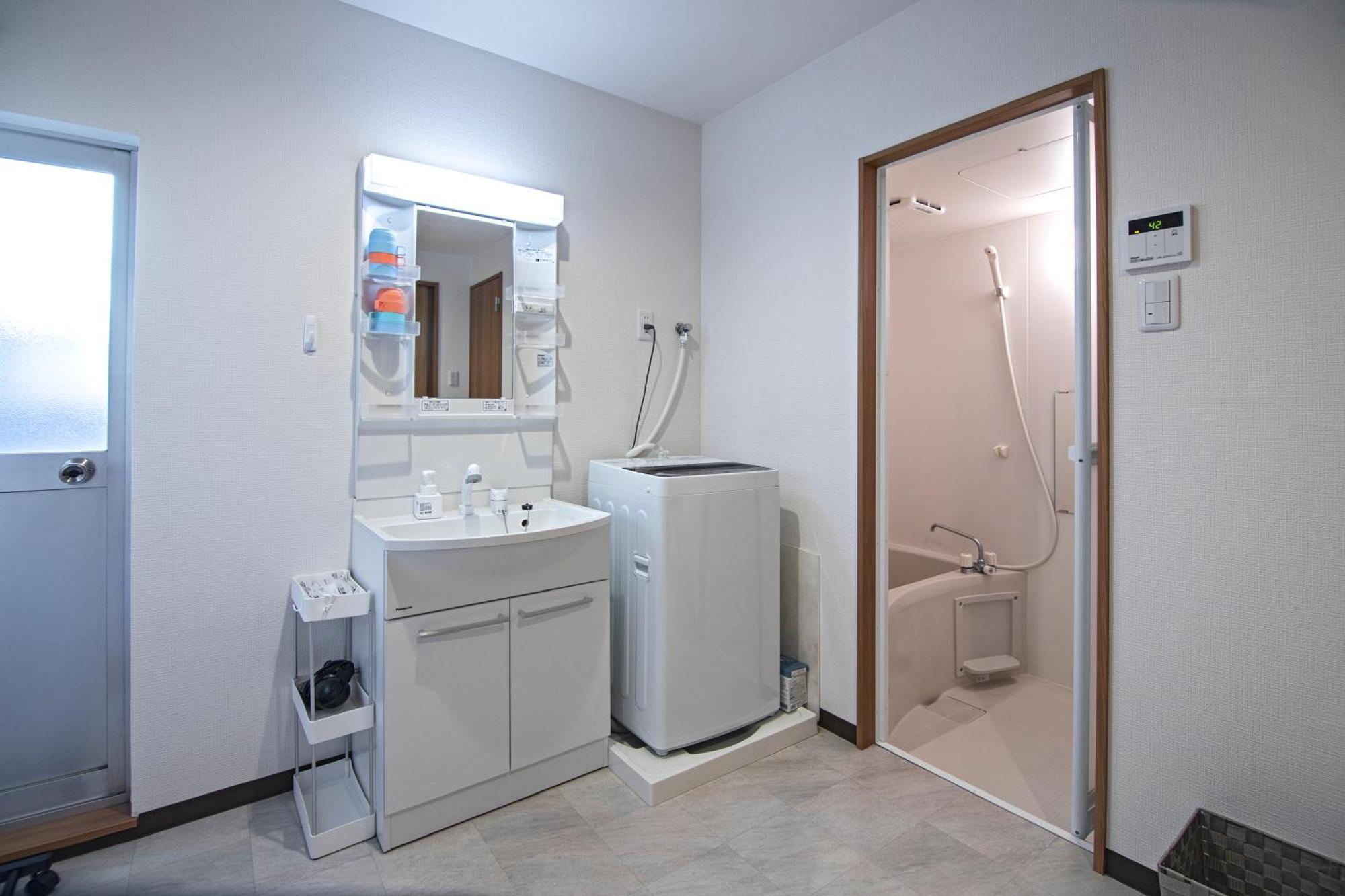 山house中津 最大10人 中津駅まで徒歩6分 梅田まで電車4分行ける！　 Apartment Osaka Bagian luar foto